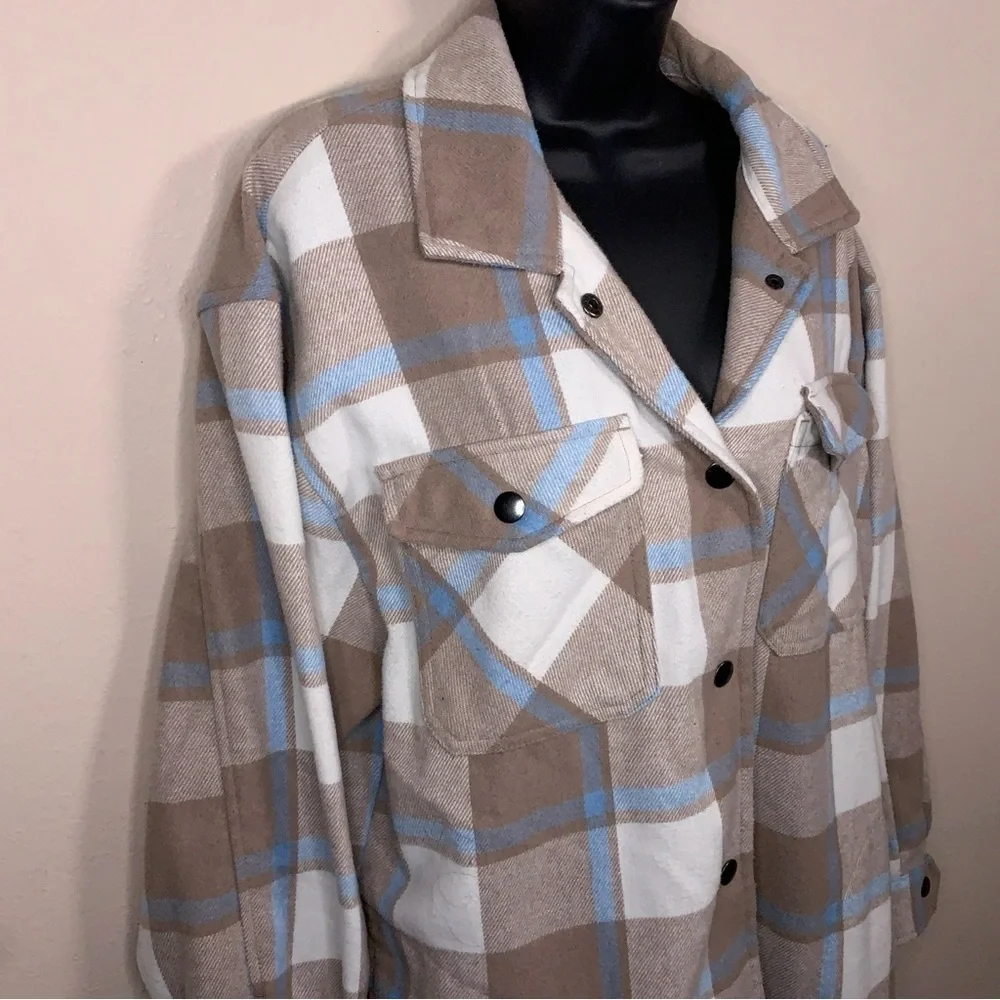 Medium HFX Flannel Shirt Jacket Snap Button Closure Beige Blue Plaid Wool Blend